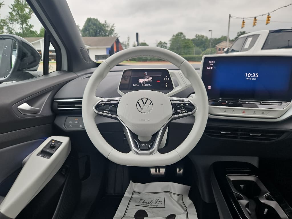 2021 Volkswagen ID.4 view 8