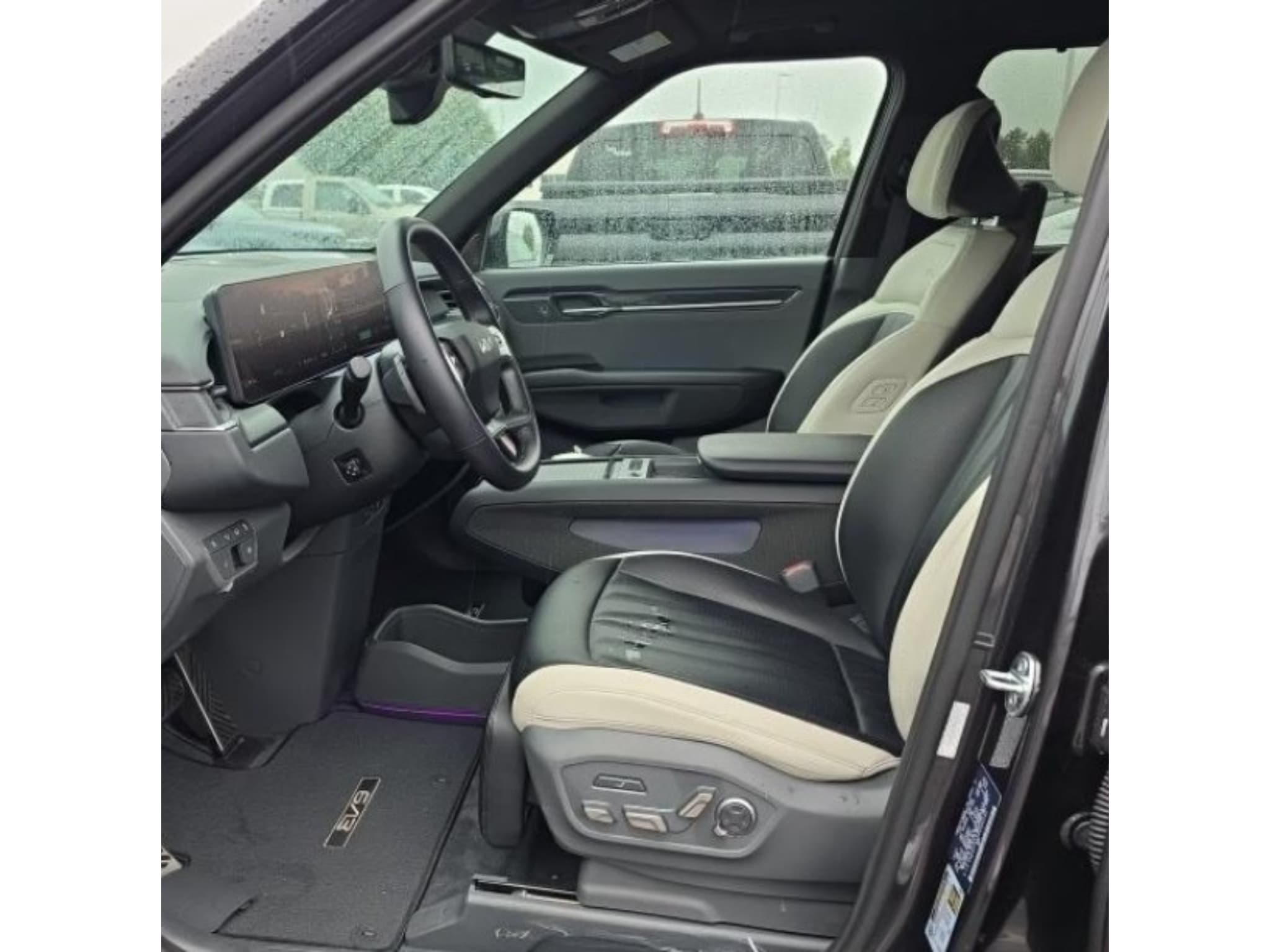 2024 Kia EV9 view 5