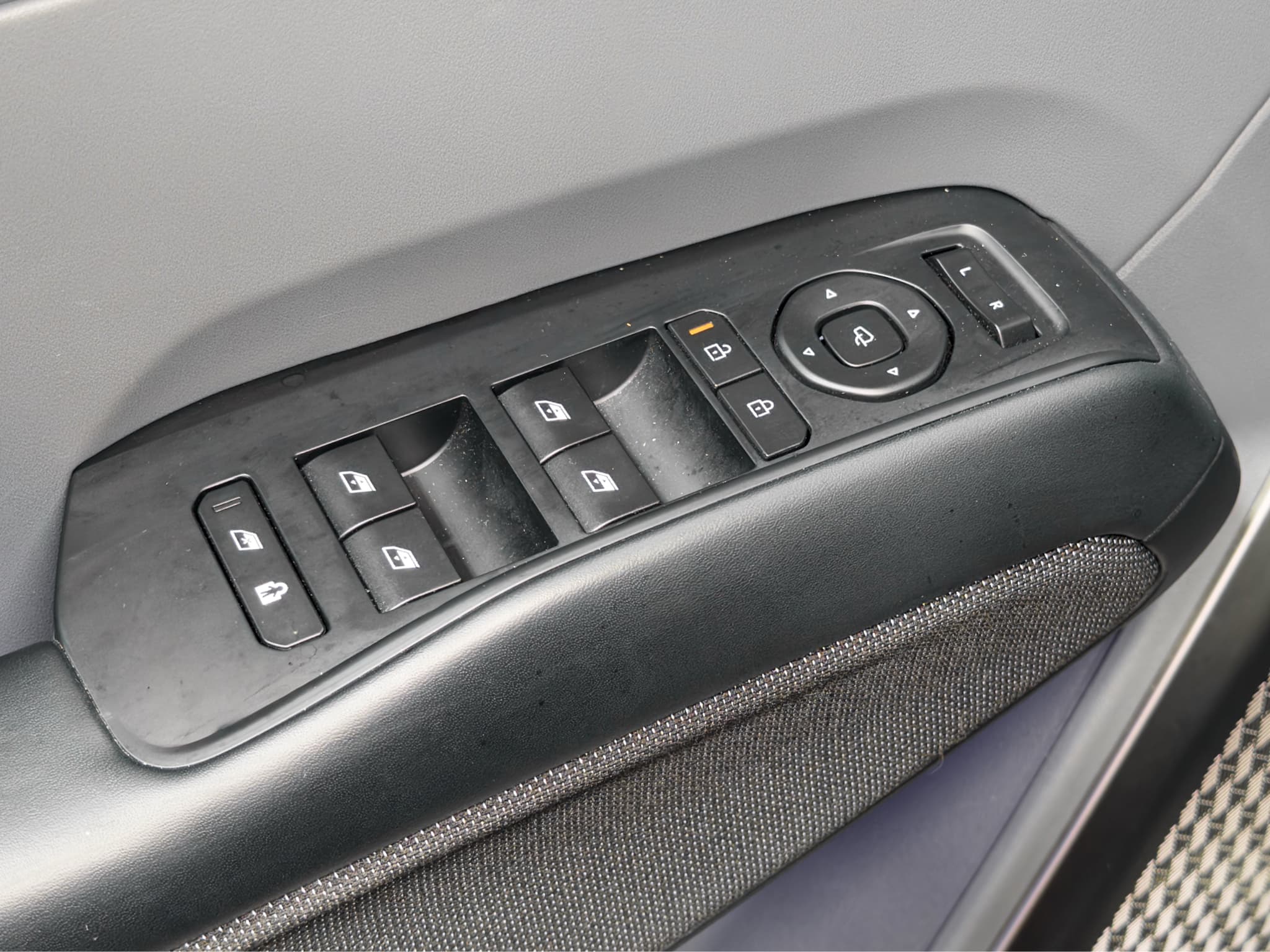 2024 Kia EV9 view 8