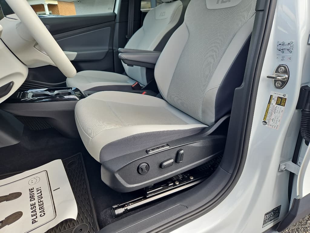 2021 Volkswagen ID.4 view 7