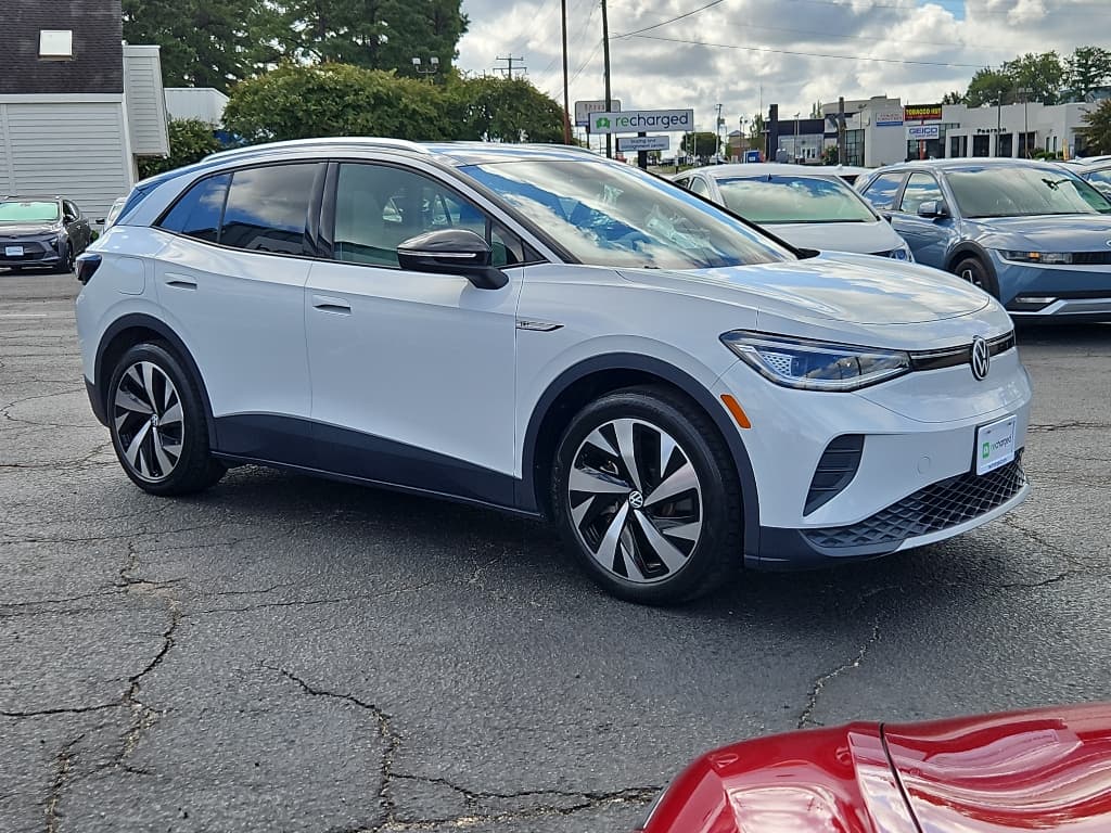 2021 Volkswagen ID.4 view 4