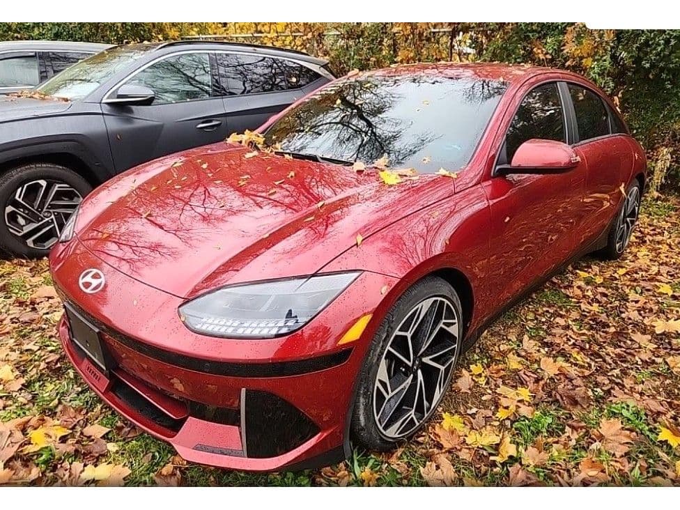 2023 Hyundai IONIQ 6 view 1