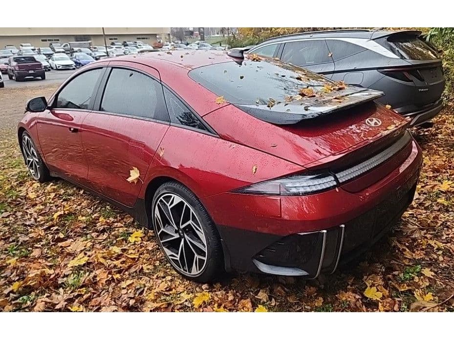 2023 Hyundai IONIQ 6 view 2