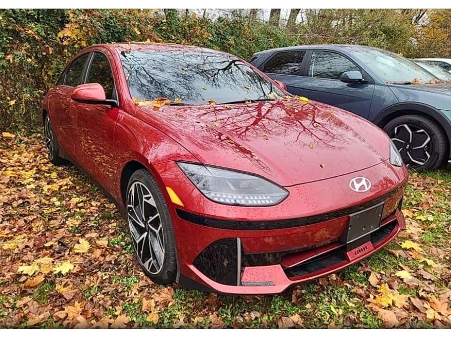 2023 Hyundai IONIQ 6 view 3