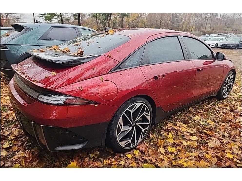 2023 Hyundai IONIQ 6 view 4