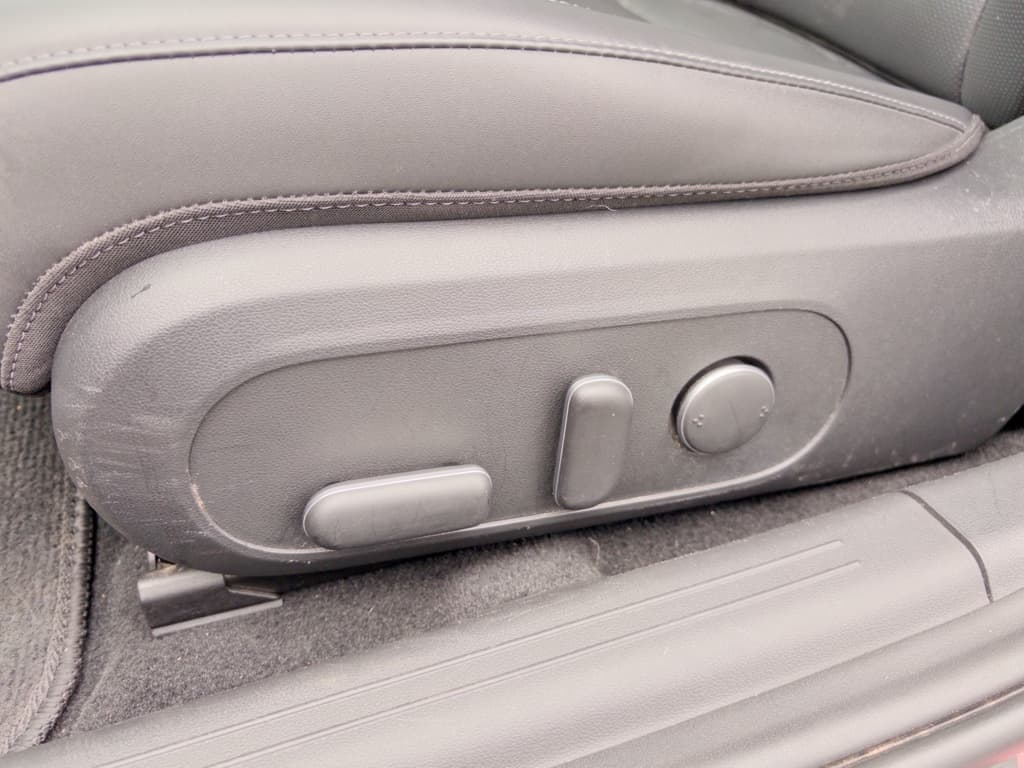 2023 Hyundai IONIQ 6 view 6