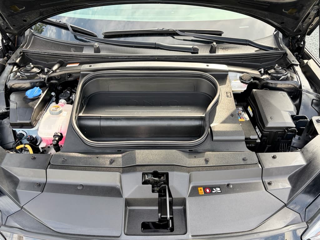 2023 Hyundai IONIQ 6 view 25