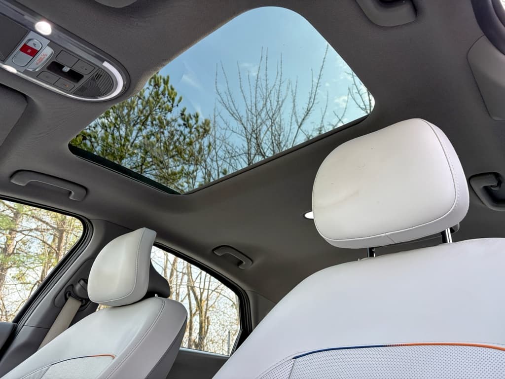 2023 Hyundai IONIQ 6 view 24