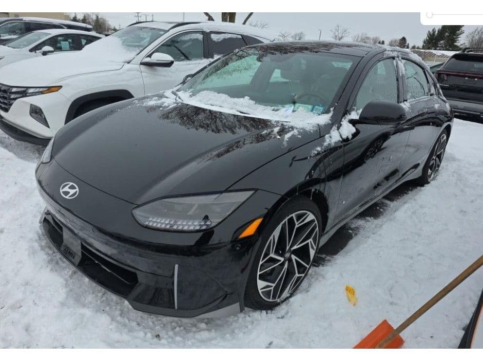 2023 Hyundai IONIQ 6 view 1