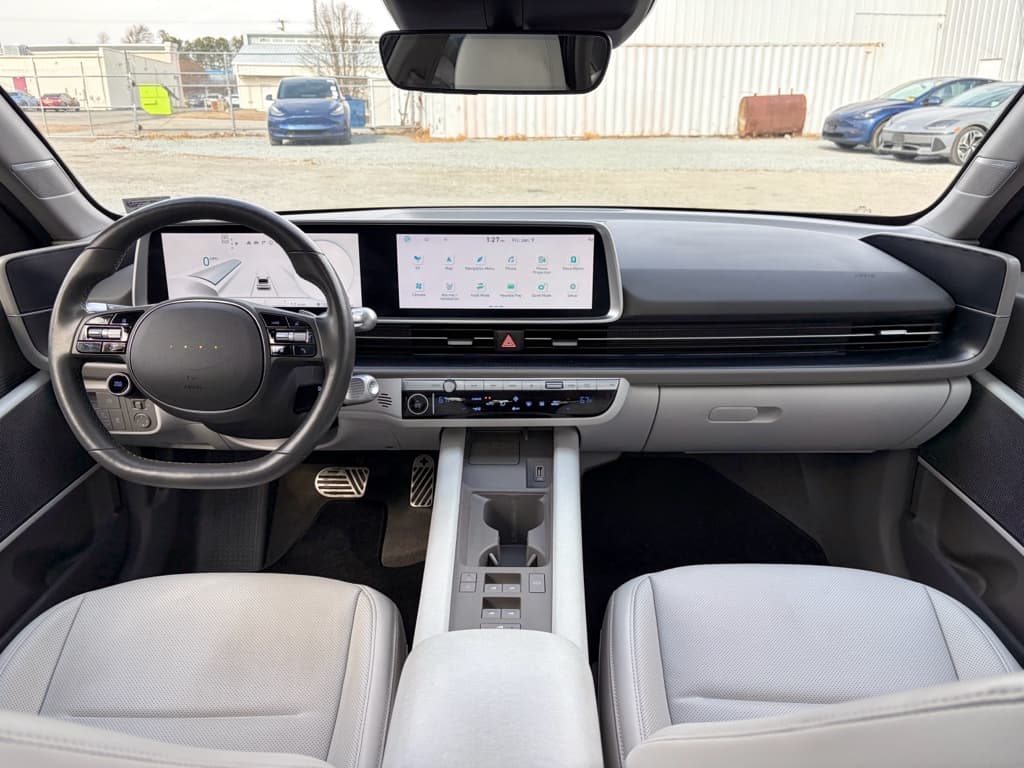 2023 Hyundai IONIQ 6 view 17