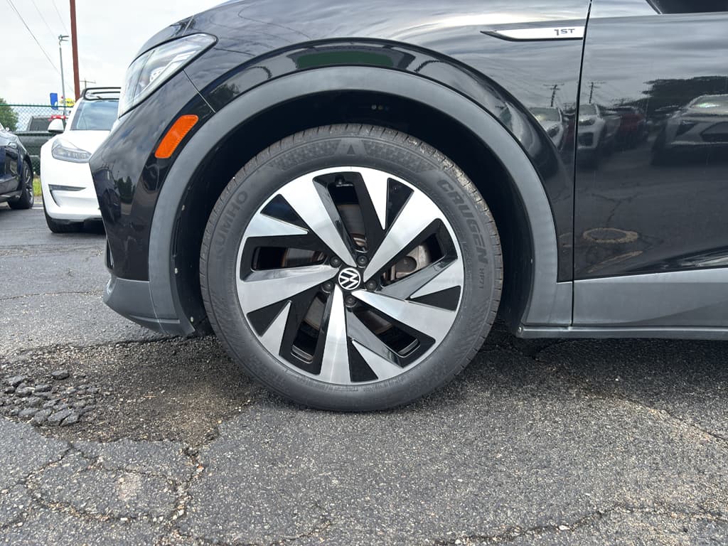2021 Volkswagen ID.4 view 11