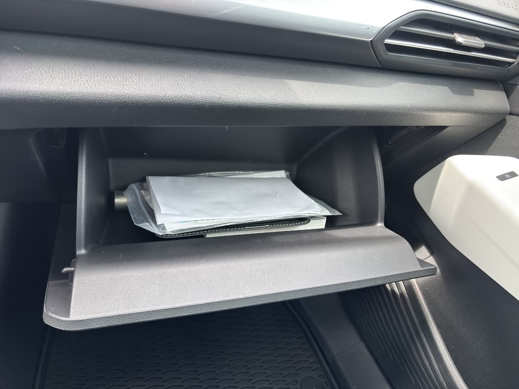 2021 Volkswagen ID.4 view 8