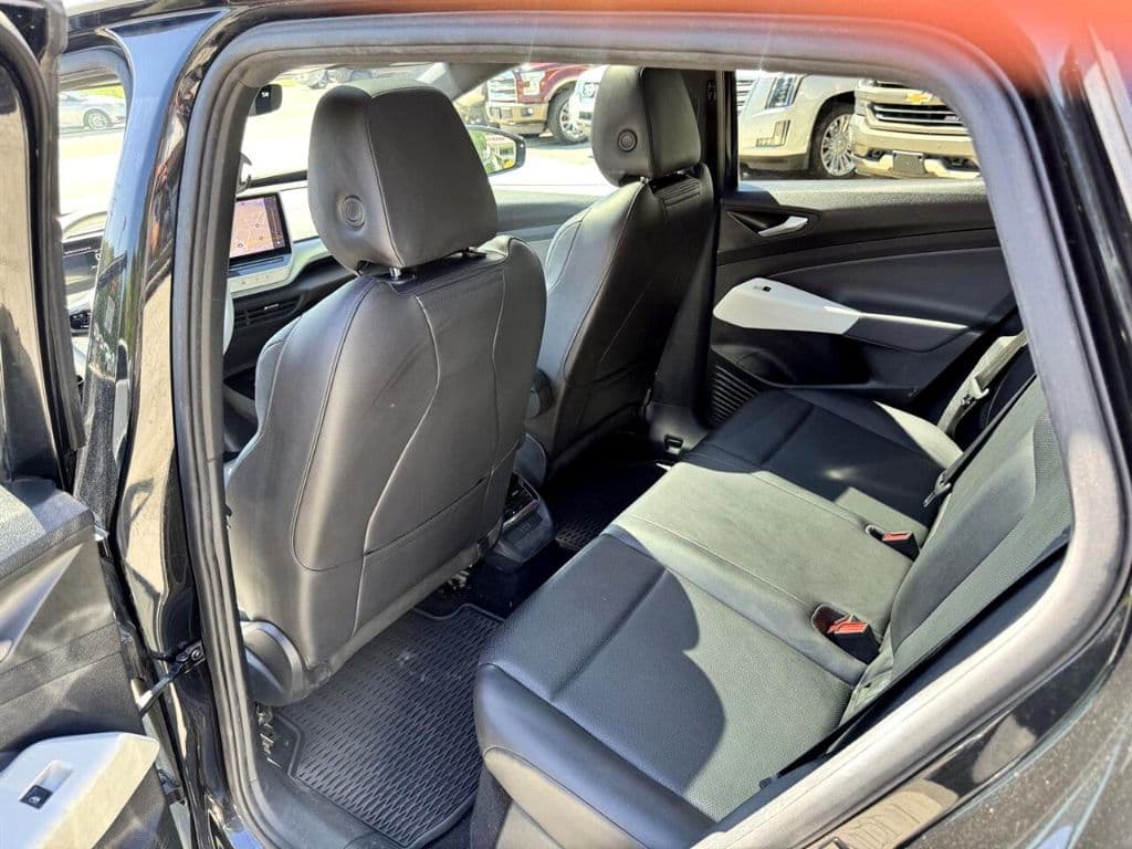 2021 Volkswagen ID.4 view 9