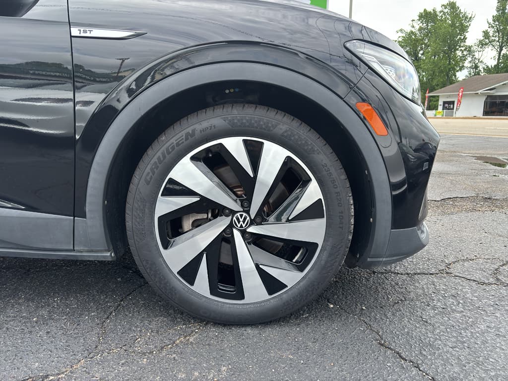 2021 Volkswagen ID.4 view 17