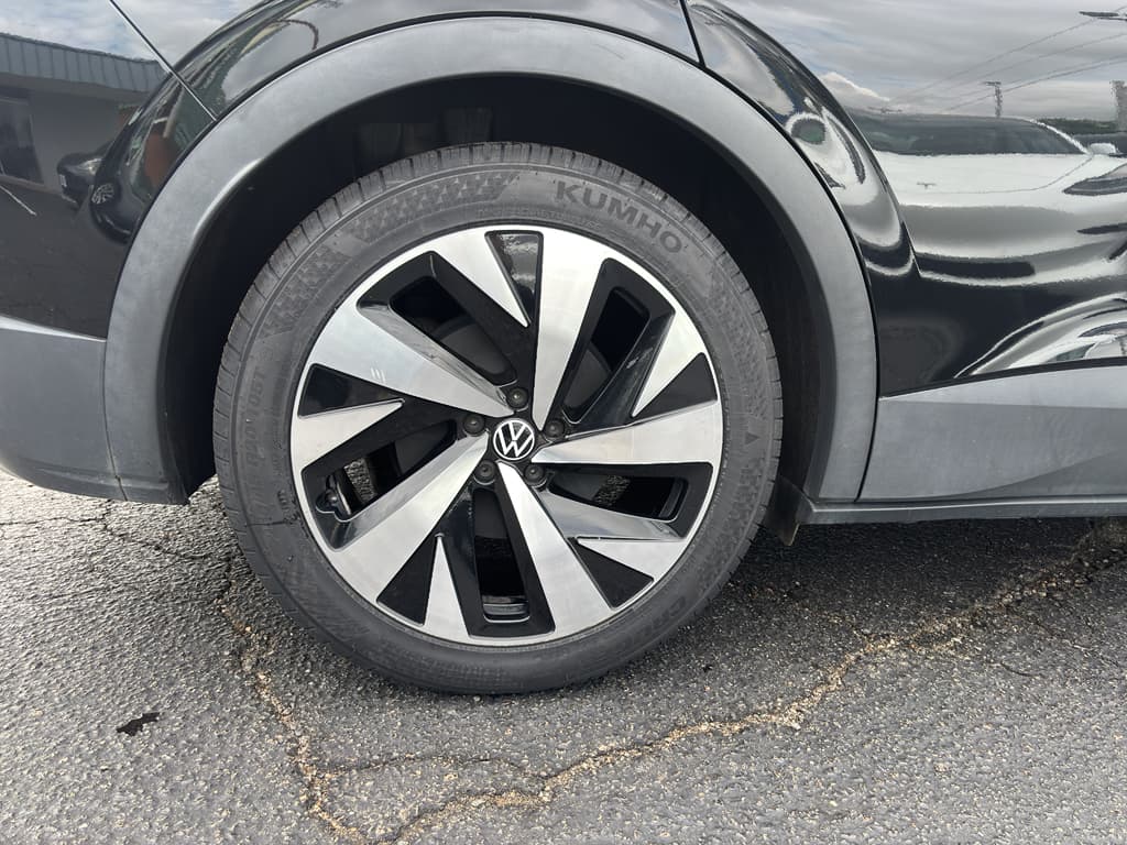 2021 Volkswagen ID.4 view 15