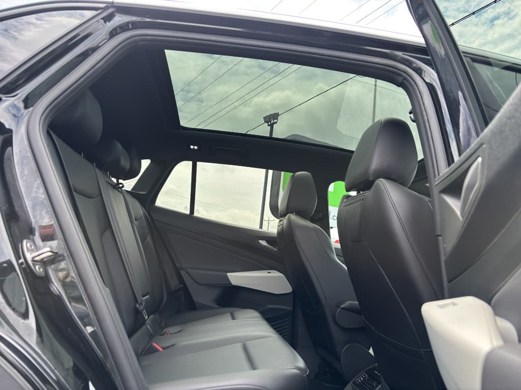 2021 Volkswagen ID.4 view 26