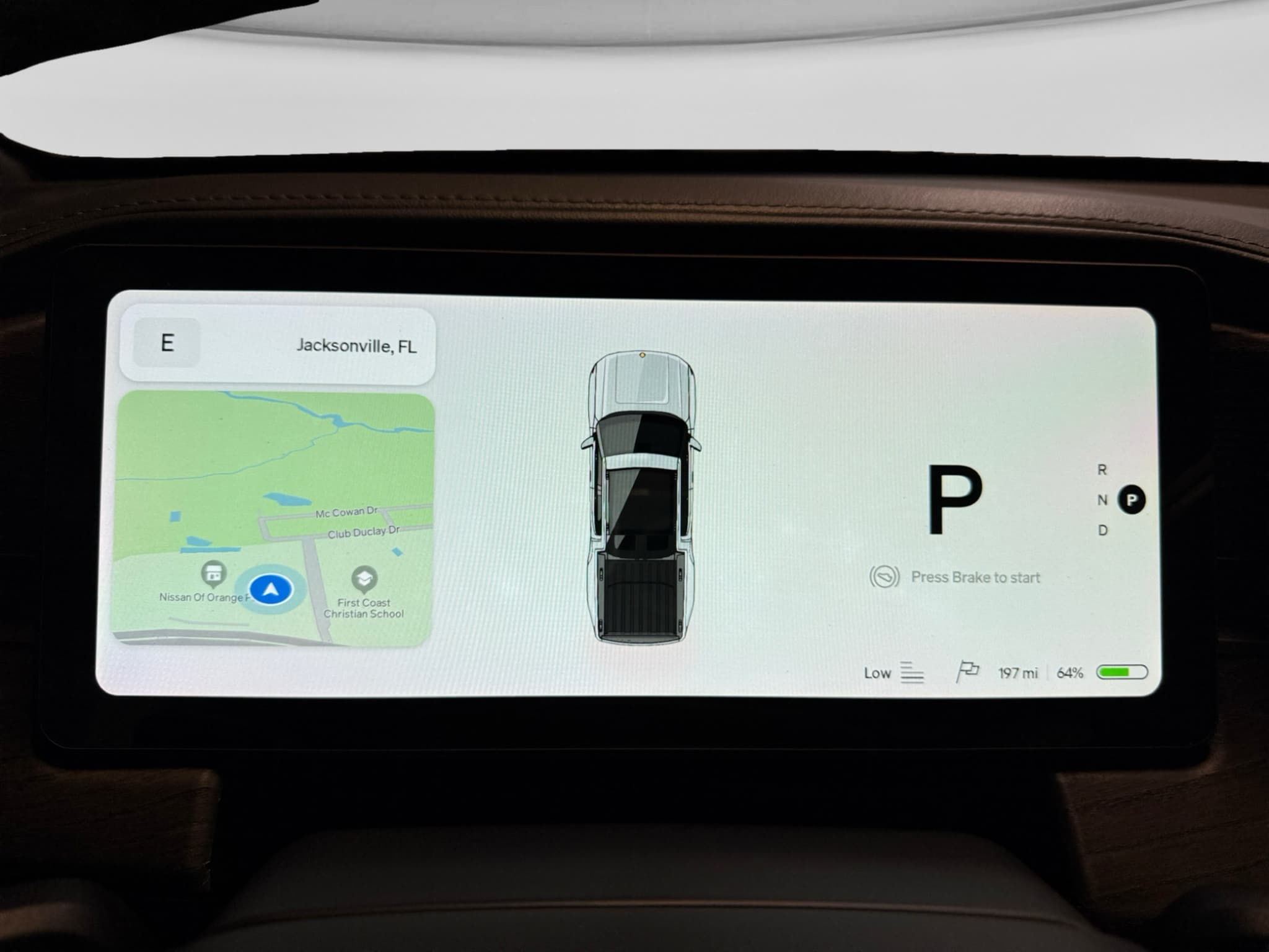2023 Rivian R1T view 9