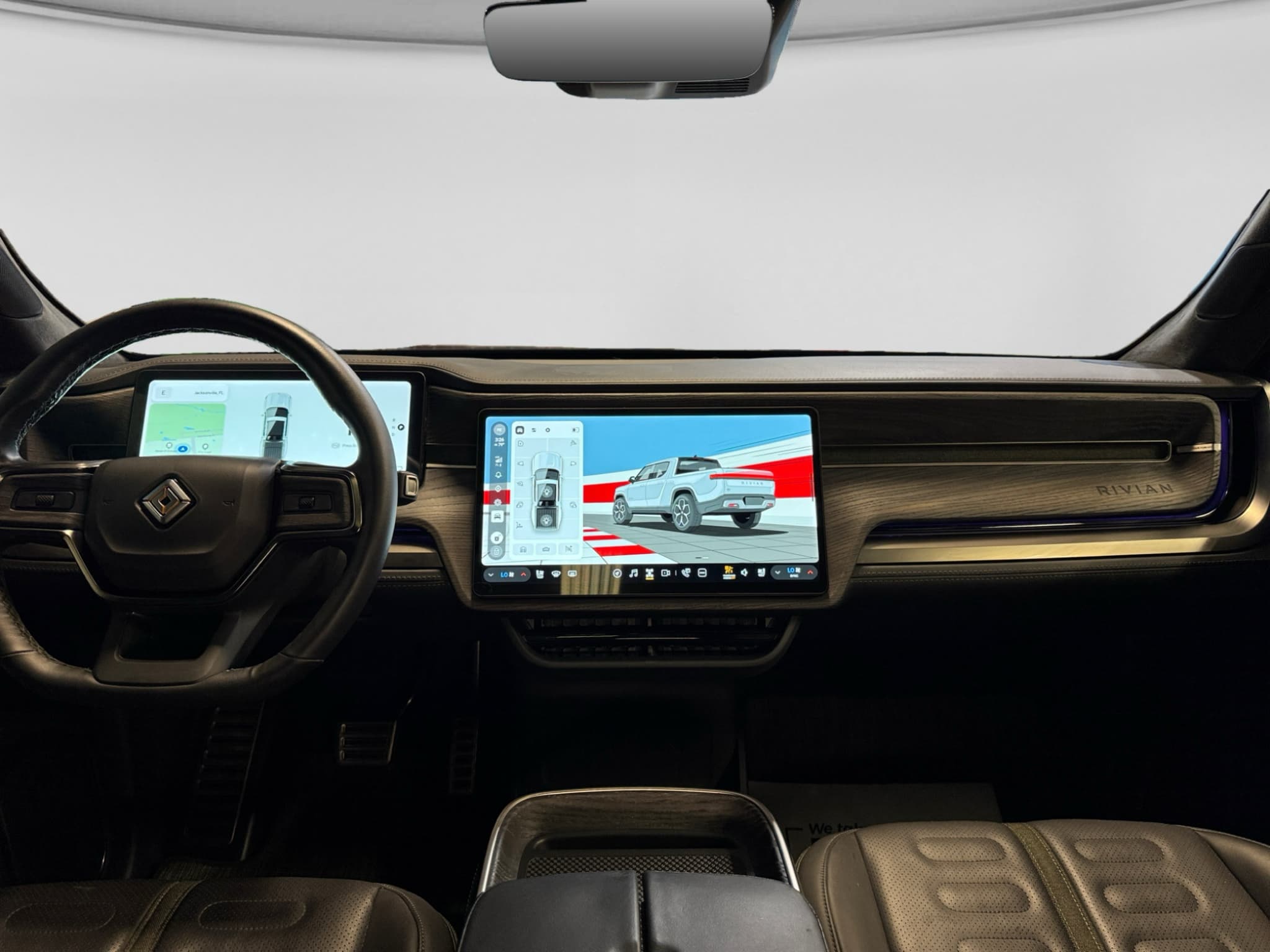 2023 Rivian R1T view 15