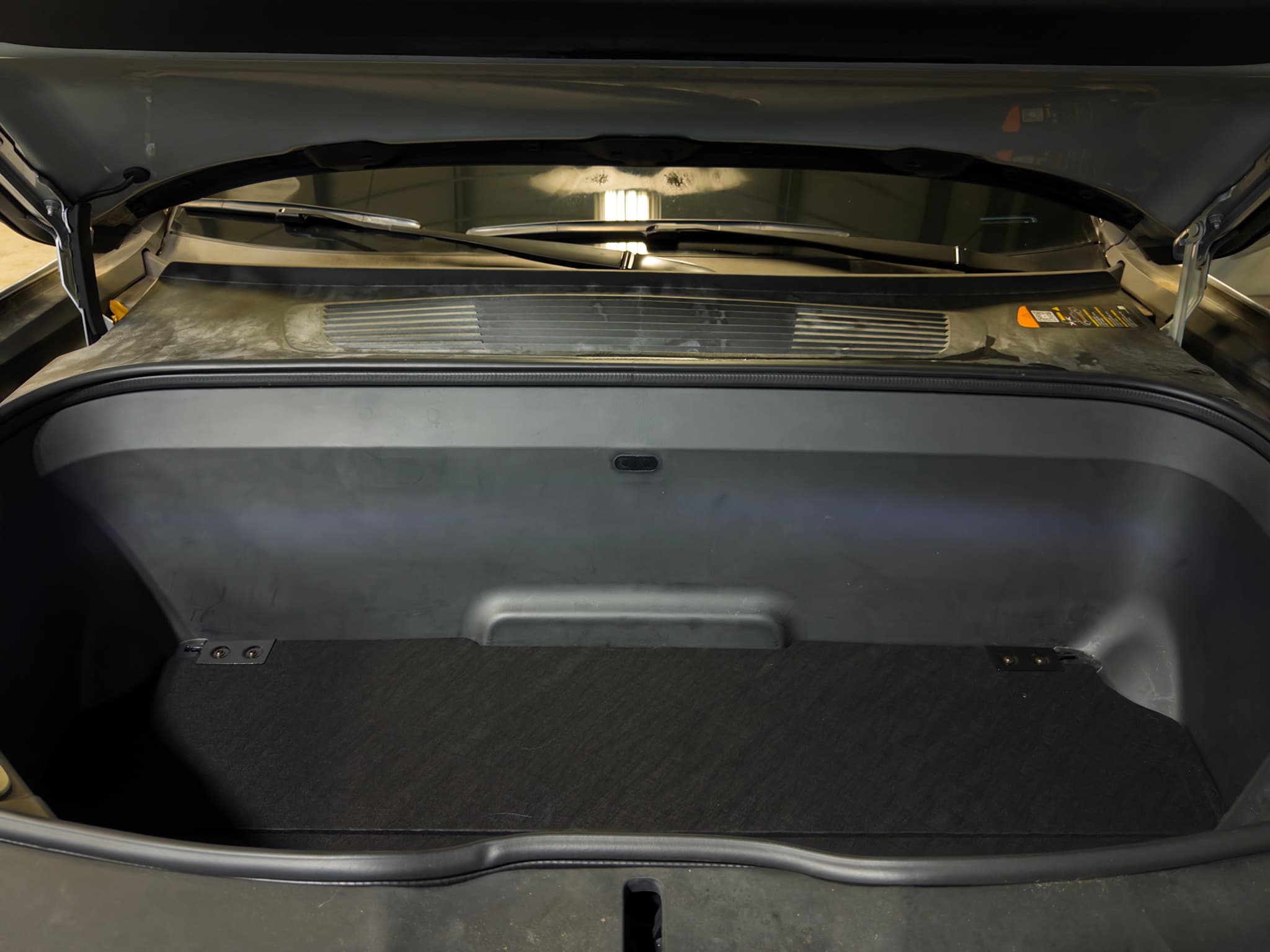 2023 Rivian R1T view 23