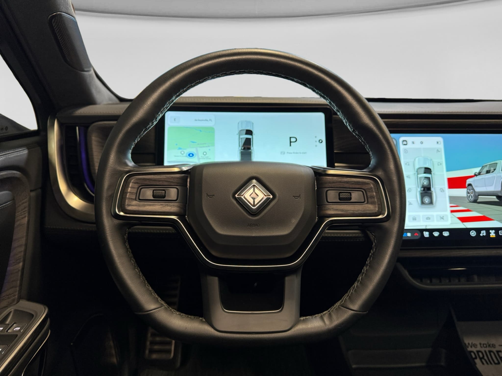 2023 Rivian R1T view 8