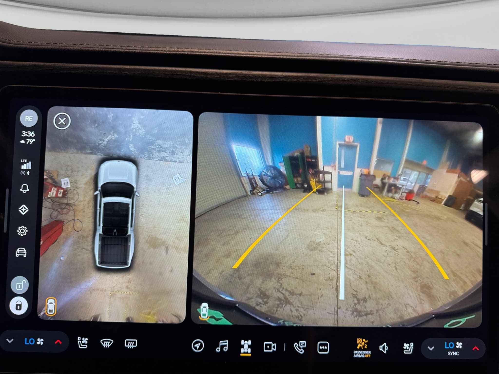 2023 Rivian R1T view 14
