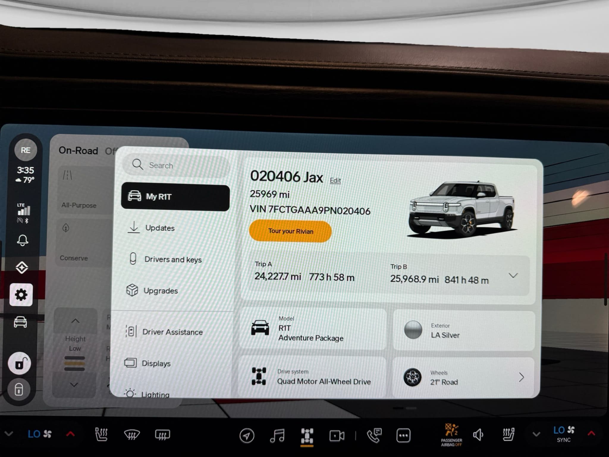 2023 Rivian R1T view 10