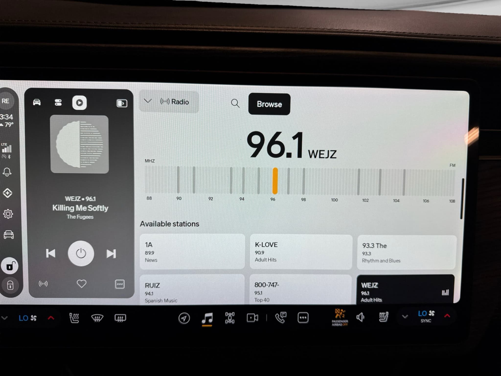 2023 Rivian R1T view 12