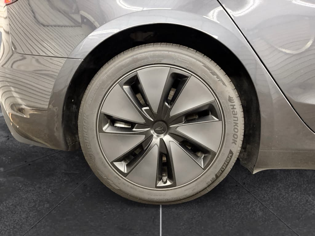2025 Tesla Model 3 view 34