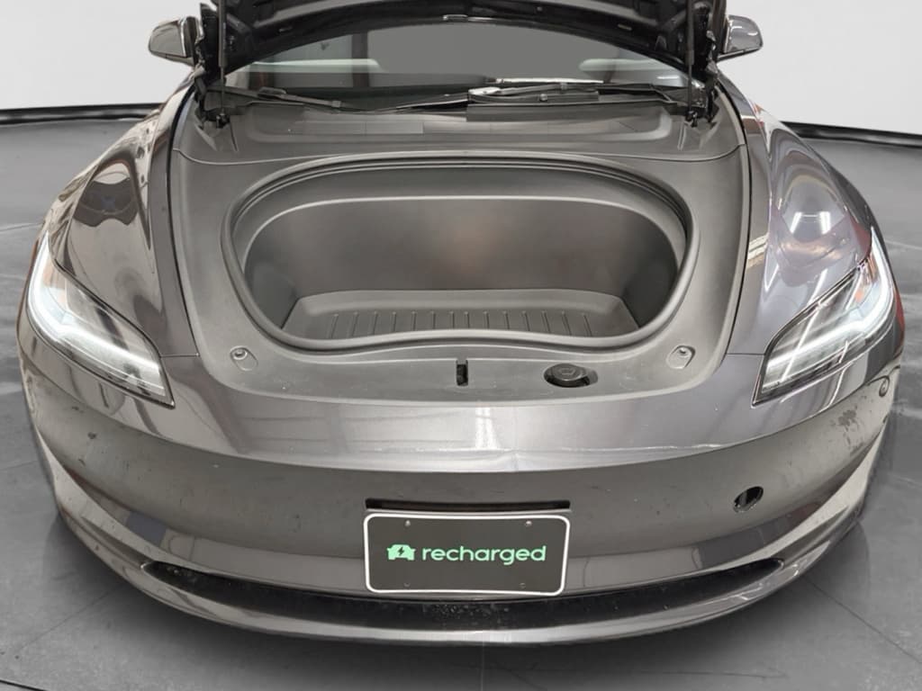2025 Tesla Model 3 view 24