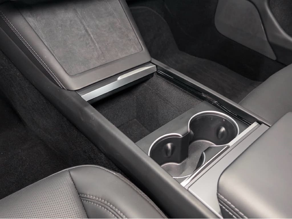 2025 Tesla Model 3 view 18