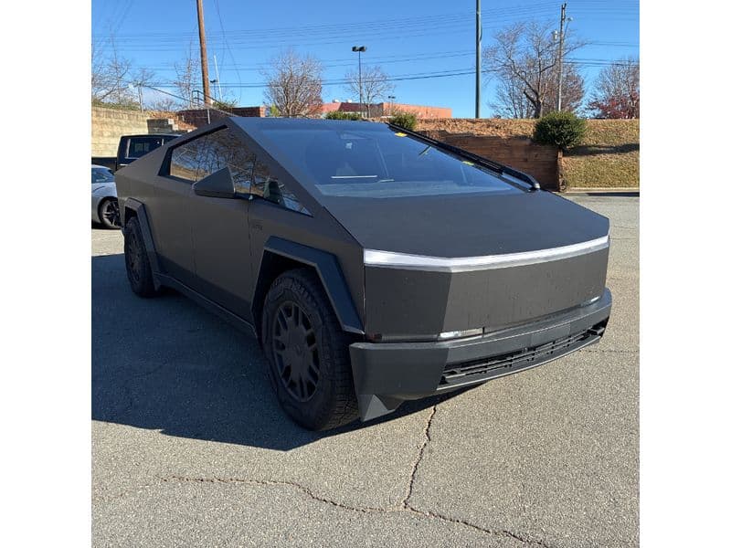 2024 Tesla Cybertruck view 4