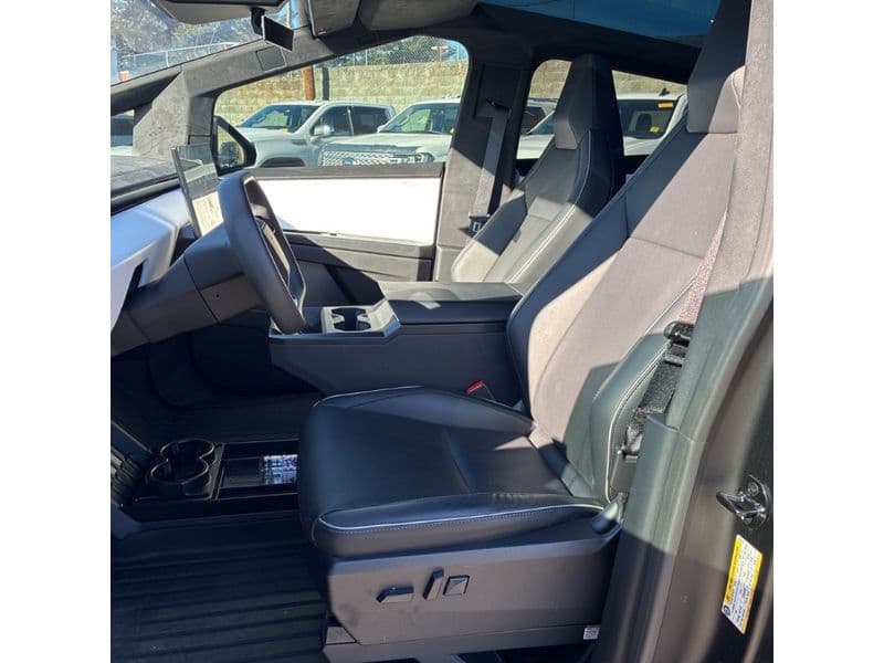 2024 Tesla Cybertruck view 5