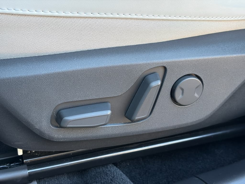 2023 Kia Niro EV view 6