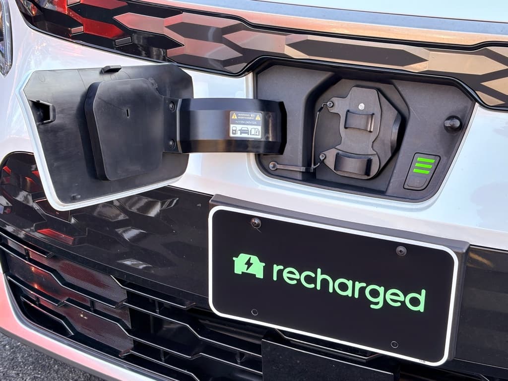 2023 Kia Niro EV view 5