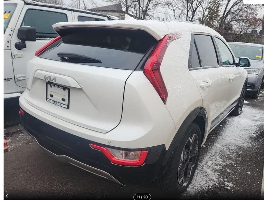 2023 Kia Niro EV view 4