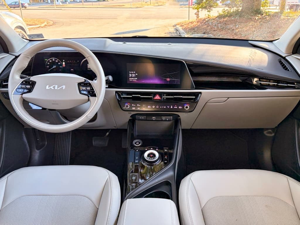 2023 Kia Niro EV view 17