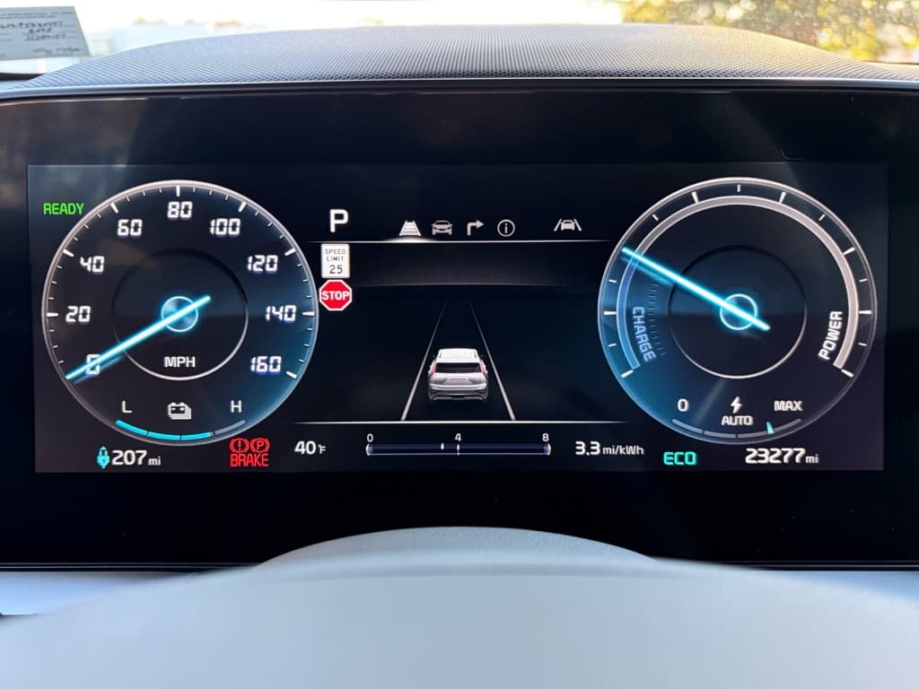 2023 Kia Niro EV view 9