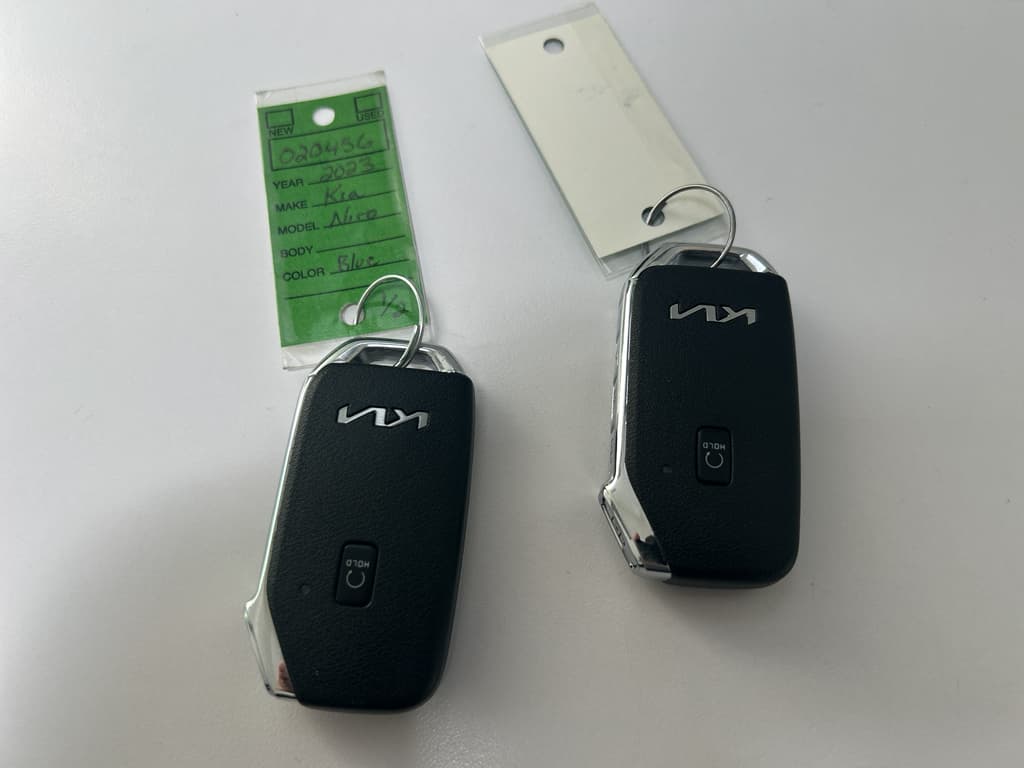 2023 Kia Niro EV view 16