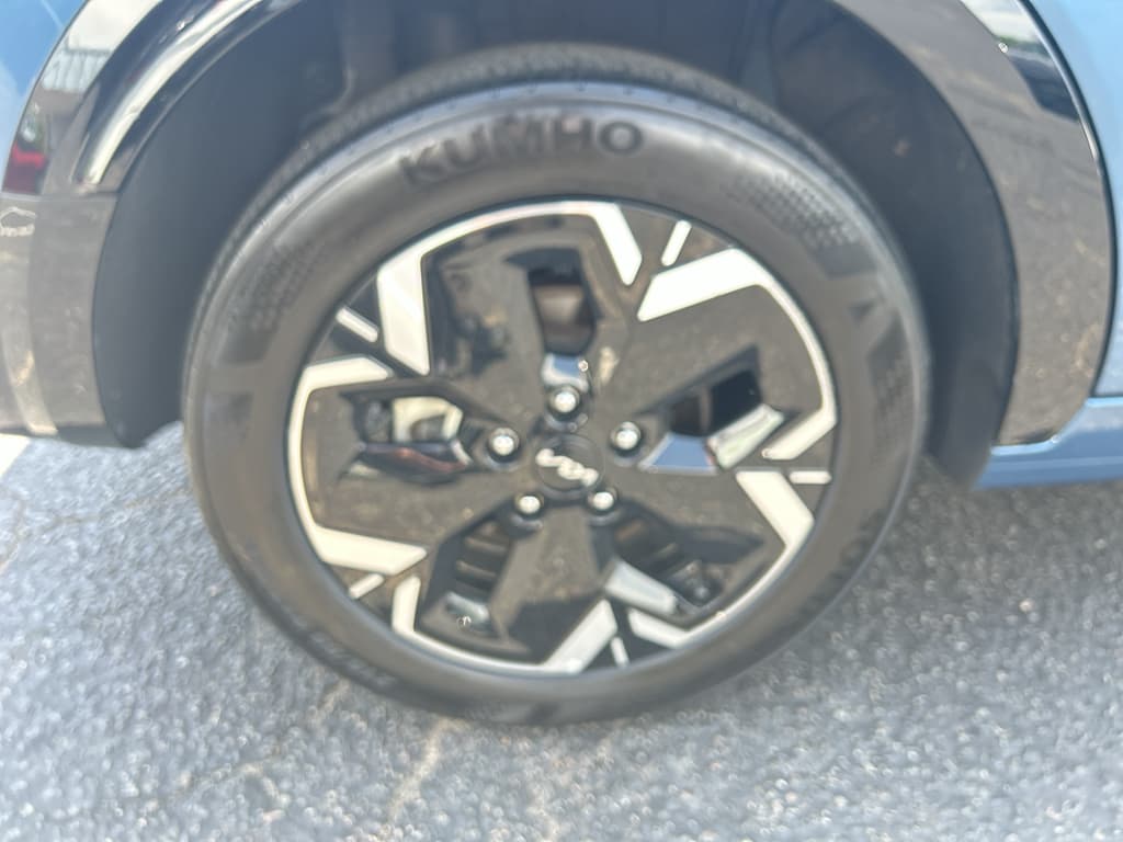 2023 Kia Niro EV view 22