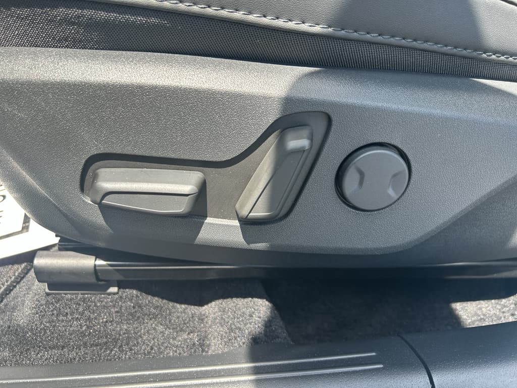 2023 Kia Niro EV view 7