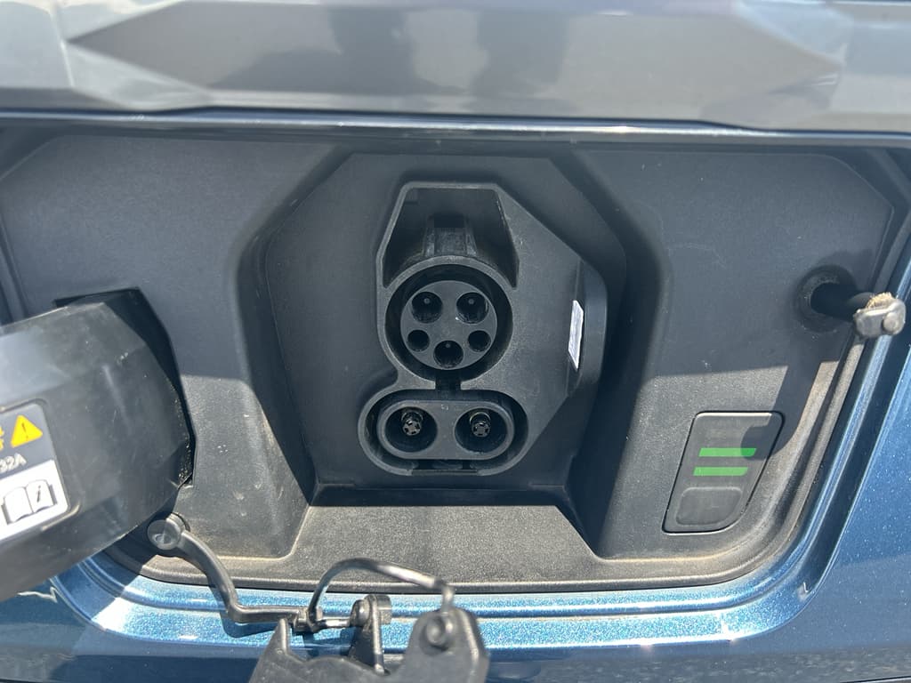 2023 Kia Niro EV view 5