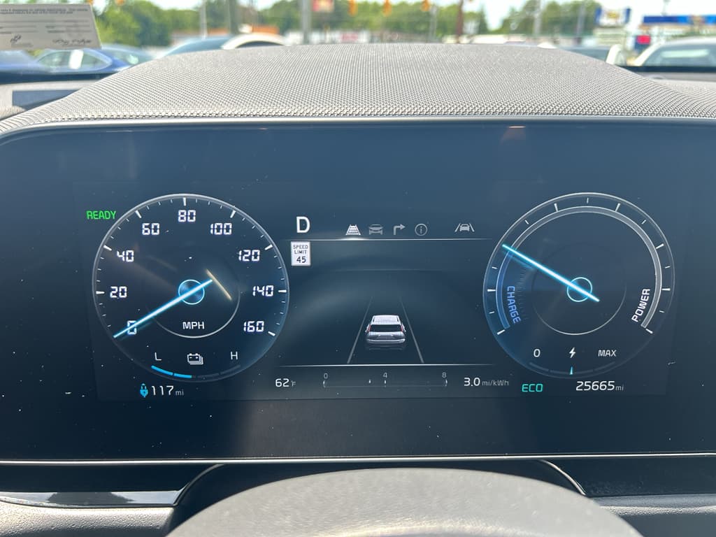 2023 Kia Niro EV view 8