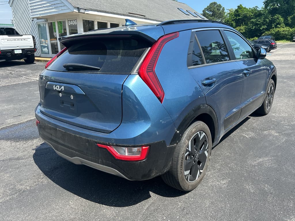 2023 Kia Niro EV view 3
