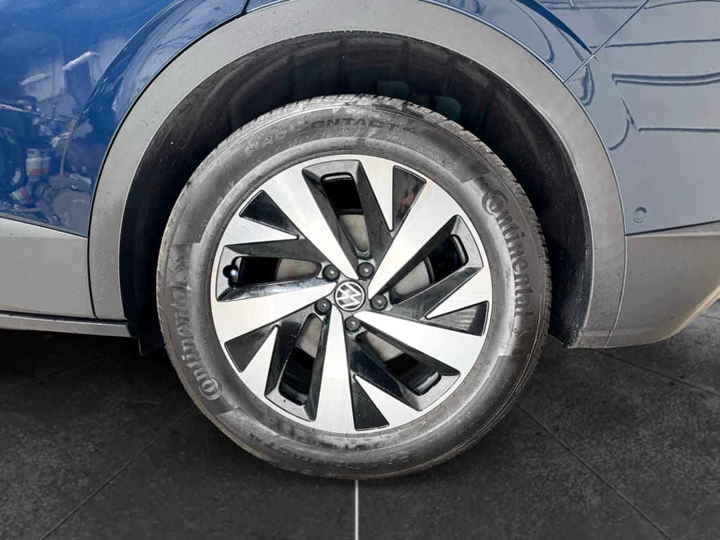 2023 Volkswagen ID.4 view 30
