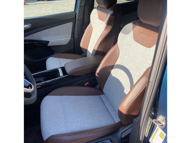 2023 Volkswagen ID.4 view 5