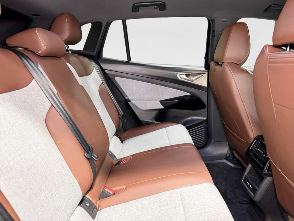 2023 Volkswagen ID.4 view 21