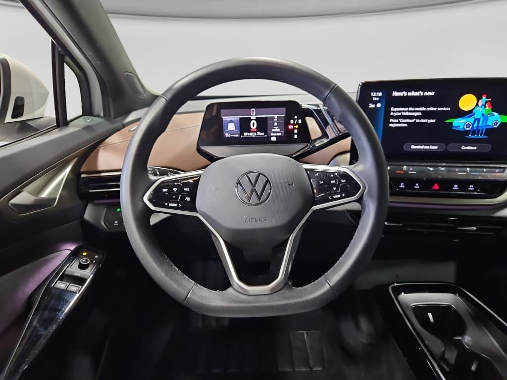 2023 Volkswagen ID.4 view 7