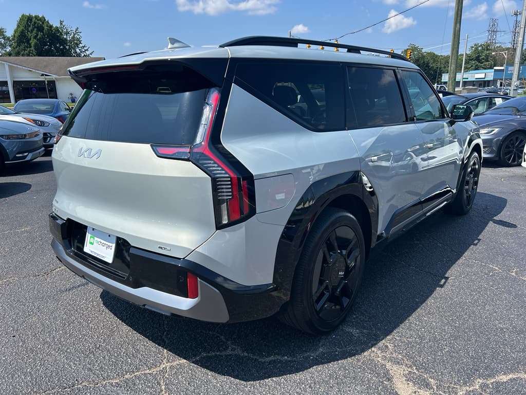 2024 Kia EV9 view 3