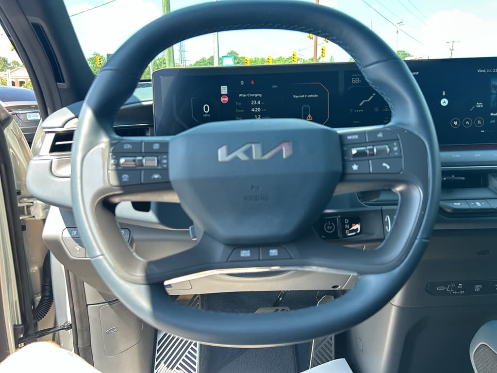 2024 Kia EV9 view 8
