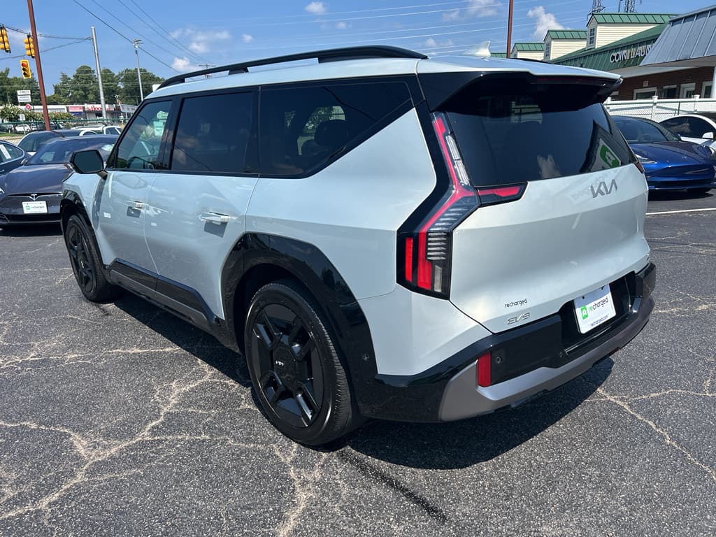 2024 Kia EV9 view 2